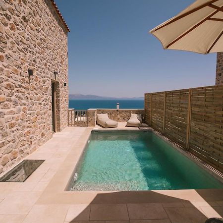 Mani Luxury Suites And Studios In Gytheio With Private Pools Екстер'єр фото
