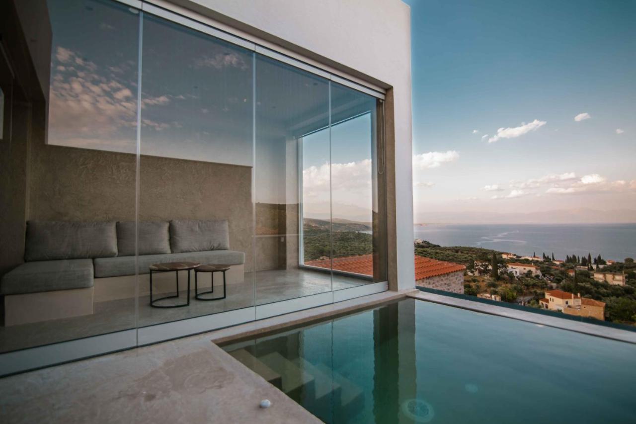 Mani Luxury Suites And Studios In Gytheio With Private Pools Екстер'єр фото