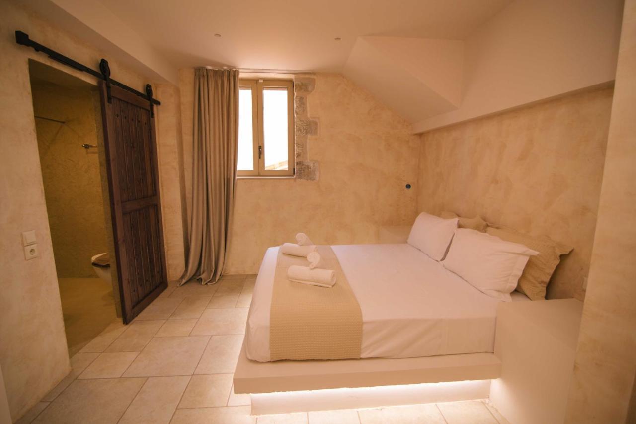 Mani Luxury Suites And Studios In Gytheio With Private Pools Екстер'єр фото