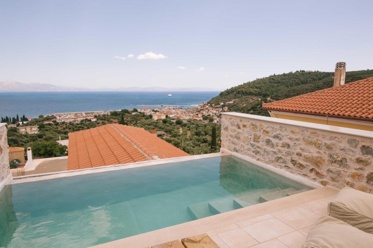 Mani Luxury Suites And Studios In Gytheio With Private Pools Екстер'єр фото