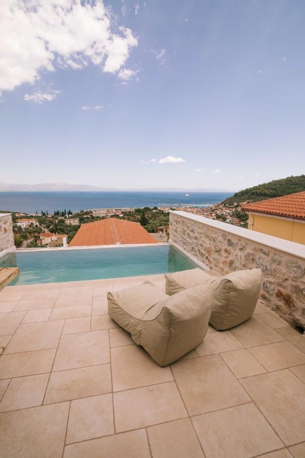 Mani Luxury Suites And Studios In Gytheio With Private Pools Екстер'єр фото