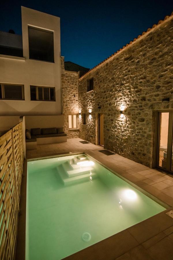 Mani Luxury Suites And Studios In Gytheio With Private Pools Екстер'єр фото