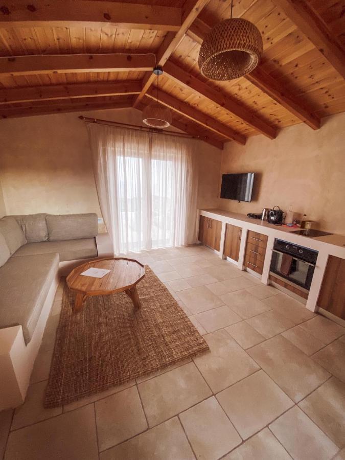 Mani Luxury Suites And Studios In Gytheio With Private Pools Екстер'єр фото