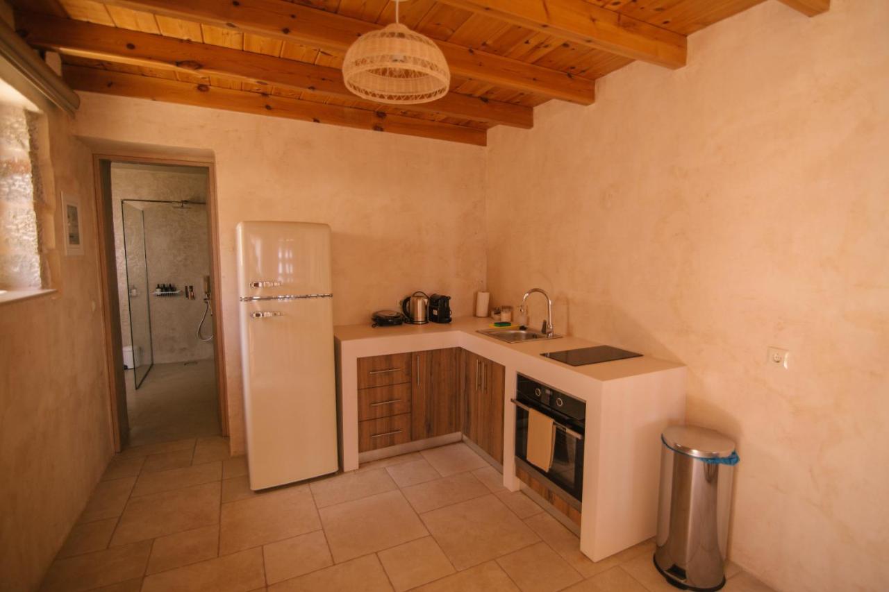 Mani Luxury Suites And Studios In Gytheio With Private Pools Екстер'єр фото
