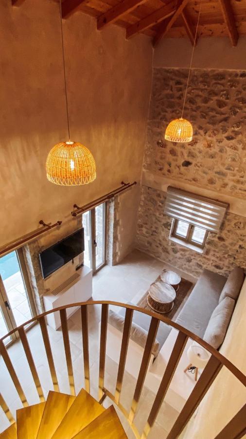 Mani Luxury Suites And Studios In Gytheio With Private Pools Екстер'єр фото