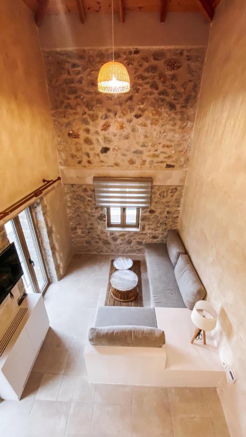 Mani Luxury Suites And Studios In Gytheio With Private Pools Екстер'єр фото